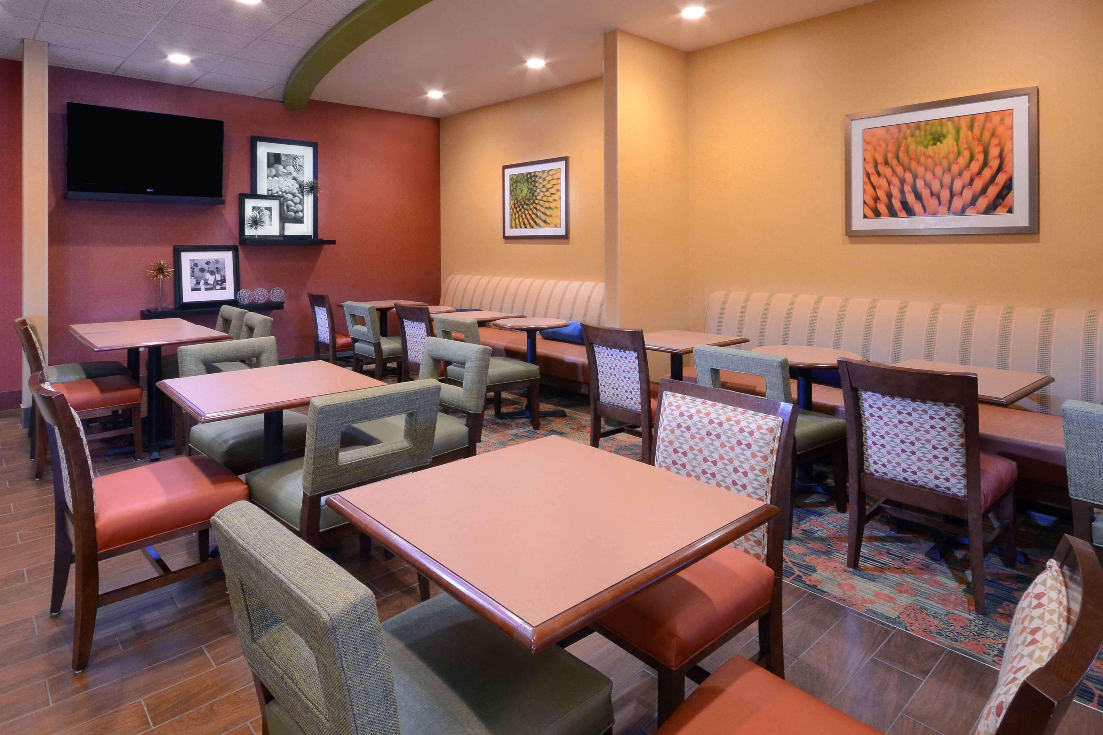Hampton Inn Fayetteville Fort Bragg Exterior foto